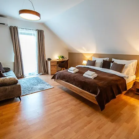 Vila With Pool & Sauna In Beer Village