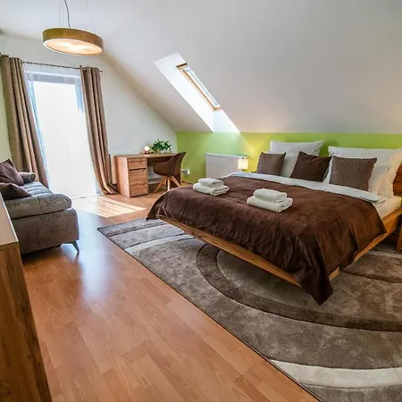 Vila With Pool & Sauna In Beer Village *