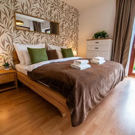 Vila With Pool & Sauna In Beer Village *