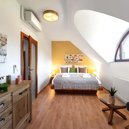 Vila With Pool & Sauna In Beer Village *